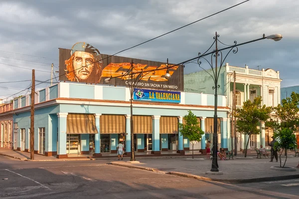 Che guevara banner op gebouw — Stockfoto