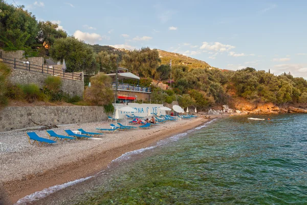 Переглянути місті glyfa пляж з туристичних на шезлонгу — Stok fotoğraf