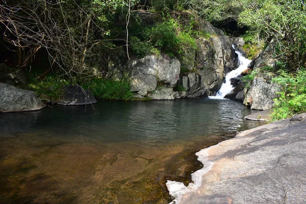 Kannimar Ootru Triple Waterfalls Natural Swimming Pool — 스톡 사진