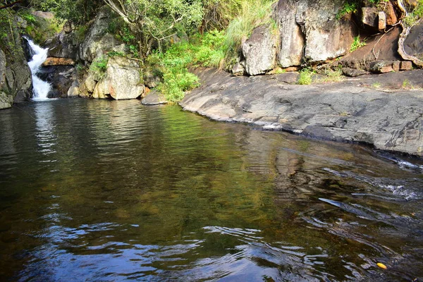 Kannimar Ootru Triple Waterfalls Natural Swimming Pool — стоковое фото