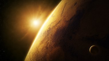 yakın çekim gündoğumu ile uzayda mars gezegeni