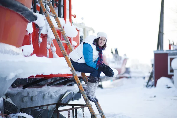 Woman outdoors — Stock Photo, Image