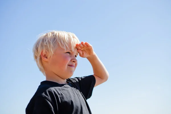 Boy looking — Stock Photo, Image