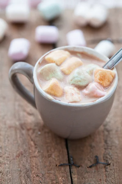 Horká čokoláda a marshmallows — Stock fotografie