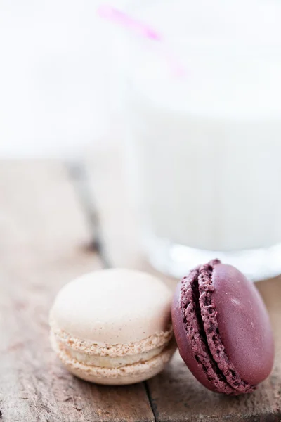 Macaroons e leite — Fotografia de Stock