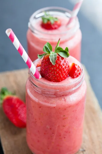 Erdbeer-Smoothies — Stockfoto