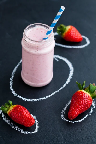 Batido de fresa —  Fotos de Stock