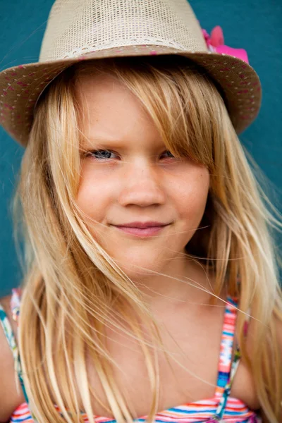 Roztomilá mladá dívka — Stock fotografie