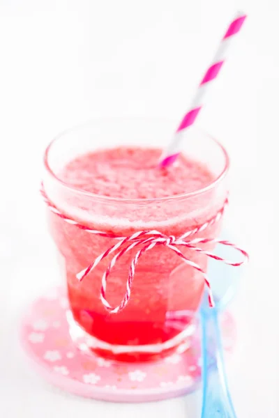 Smoothie fraise en verre — Photo