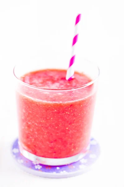 Strawberry smoothie in glass — Stock Photo, Image