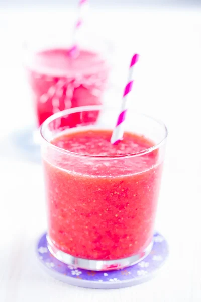 Strawberry smoothie in glass — Stock Photo, Image