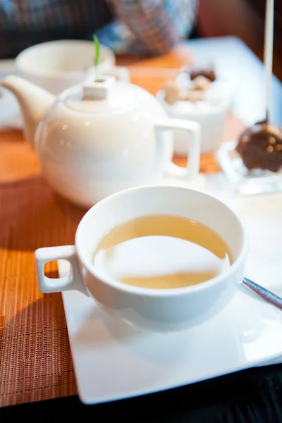 Chá de ervas na xícara — Fotografia de Stock