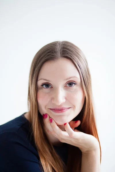 Retrato de mujer atractiva feliz —  Fotos de Stock