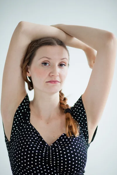 Retrato de mulher atraente olhar relaxado — Fotografia de Stock