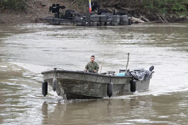 Marines auf dem Fluss Guaviare — Stockfoto