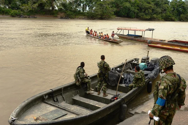 Marines sul fiume Guaviare — Foto Stock