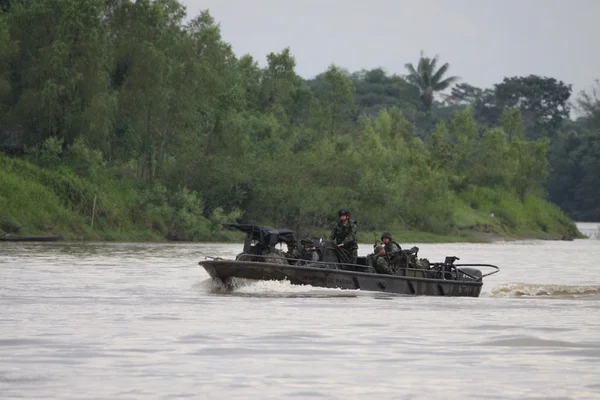 Reid Marines on the river Guaviare — Stock Photo, Image