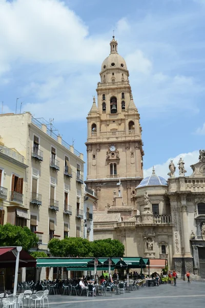 Mursia. Španělsko. pohled na katedrálu a obec — Stock fotografie