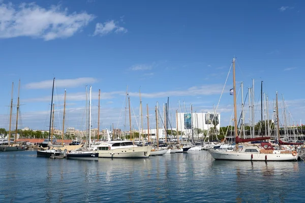 Il porto più antico e più grande della città Barcellona — Foto Stock