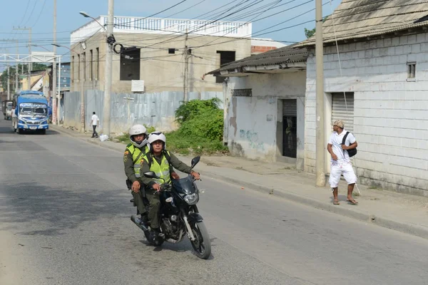 Police officers on the street of Cartagena — Stock Photo, Image