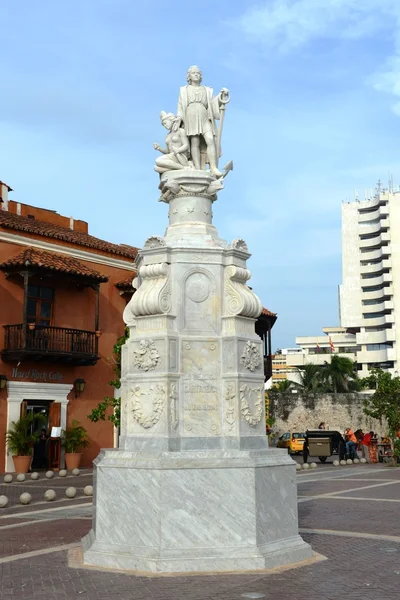 Monument to an opener of America to Christopher Columbus — Stock Photo, Image