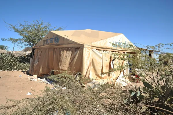 School camp for African refugees on the outskirts of Hargeisa — Stock Photo, Image