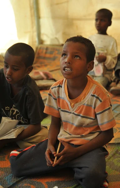 School camp for African refugees on the outskirts of Hargeisa — Stock Photo, Image