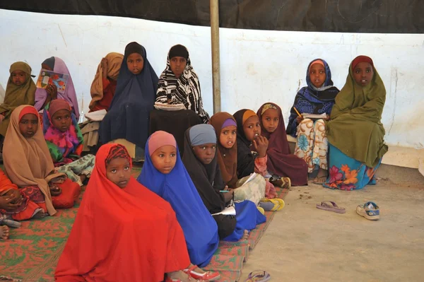 School camp for African refugees on the outskirts of Hargeisa — Stock Photo, Image