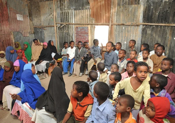 School camp for African refugees on the outskirts of Hargeisa — Stock Photo, Image