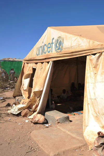 Campo scuola per rifugiati africani alla periferia di Hargeisa — Foto Stock