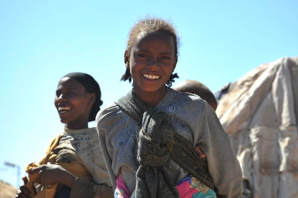 Lager für afrikanische Flüchtlinge und Vertriebene am Stadtrand von Hargeisa in Somaliland. — Stockfoto