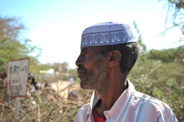 Obóz dla afrykańskich uchodźców i osób przesiedlonych na obrzeżach Hargejsa w Somalilandzie pod auspicjami ONZ. — Zdjęcie stockowe