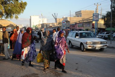 Somalilerle sıkı hargeysa şehir sokaklarında.