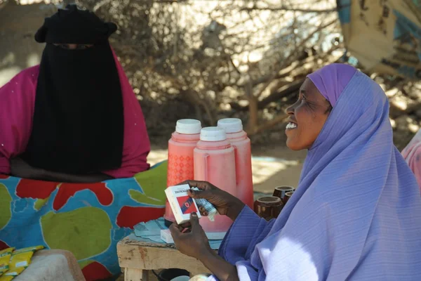 Somalíes en las calles de la ciudad de Hargeysa . — Foto de Stock