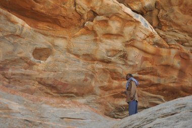 Polis gözetim altında
