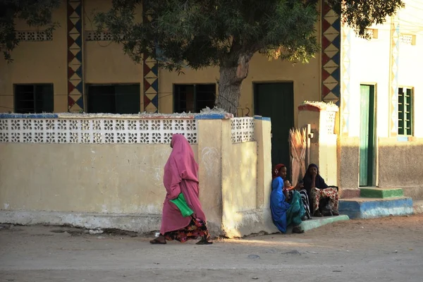 Somalier på gatorna i staden av berbera. — Stockfoto
