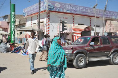Somalilerle sıkı hargeysa şehir sokaklarında.