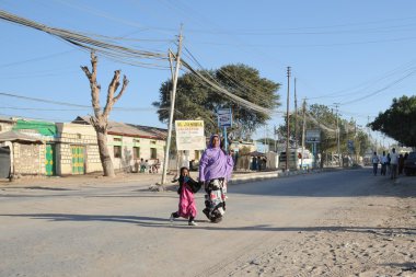 Somalilerle sıkı hargeysa şehir sokaklarında.