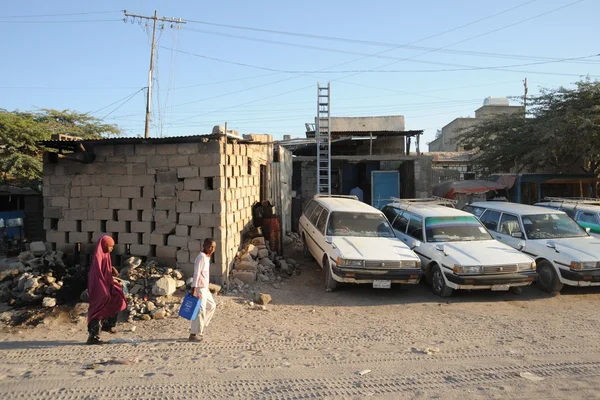 Somalilerle sıkı hargeysa şehir sokaklarında. — Stok fotoğraf