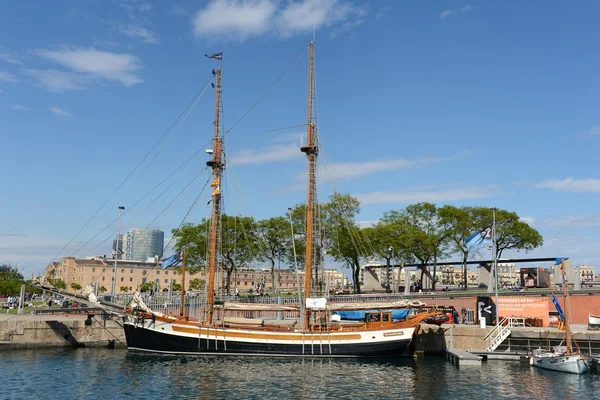 De oudste en grootste haven van de stad barcelona — Stockfoto