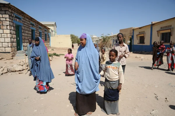 Somalíes en las calles de la ciudad de Hargeysa . — Foto de Stock