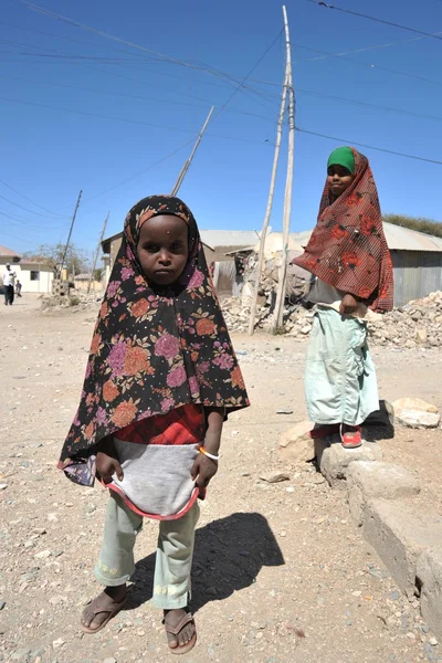 Somalis nas ruas da cidade de Borama . — Fotografia de Stock