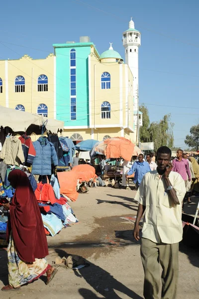 Somaliërs in de straten van de stad van hargeysa. — Stockfoto