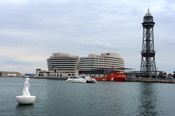 Самый старый и самый большой порт Барселоны
