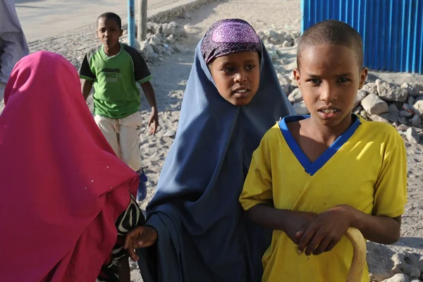 Somalis nas ruas da cidade de Hargeysa . — Fotografia de Stock