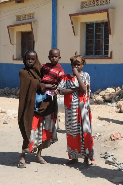 Somalis nas ruas da cidade de Hargeysa . — Fotografia de Stock