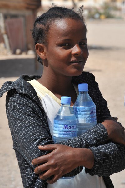 Unidentified Somalis in the streets of the city of Berbera