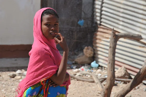 Неизвестные сомалийцы на улицах города Берберы — стоковое фото