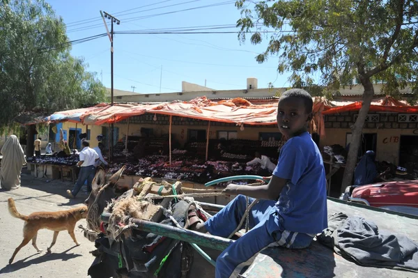 Somalier in den Straßen der Stadt Borama. — Stockfoto