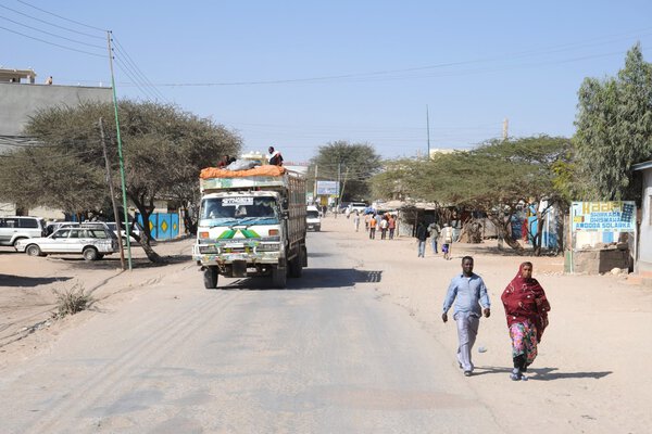 Somalis in the streets of the city of Hargeysa.